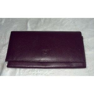 Identity strong, purple Wallet